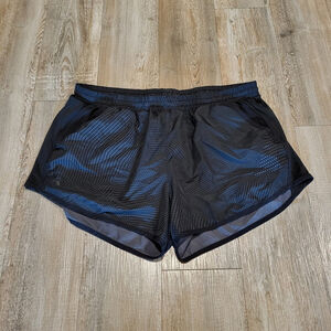 Under Armour 3" Inseam Loose Fit Running Short with Liner Womens Size XL